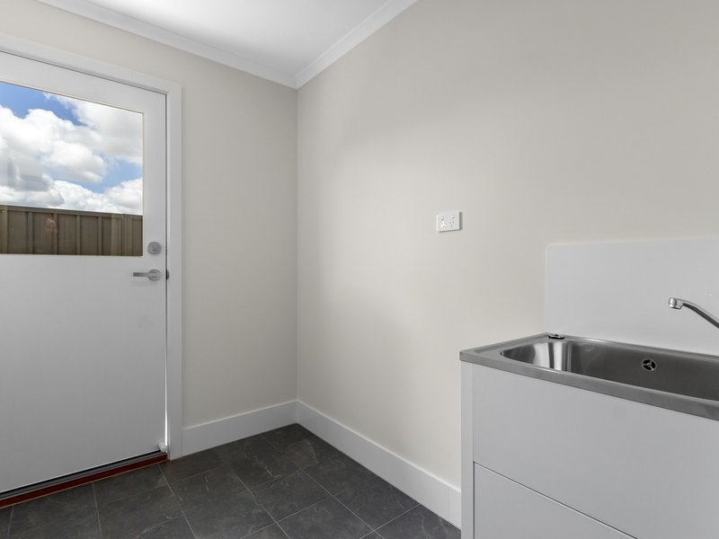 Photo - 61 Edgecombe Road, Davoren Park SA 5113 - Image 12