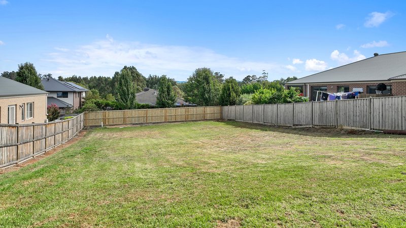 Photo - 61 Empire Avenue, Drouin VIC 3818 - Image 3