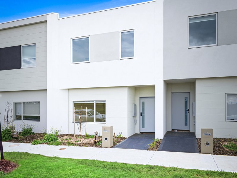 Photo - 61 Everbloom Crescent, Tarneit VIC 3029 - Image 1