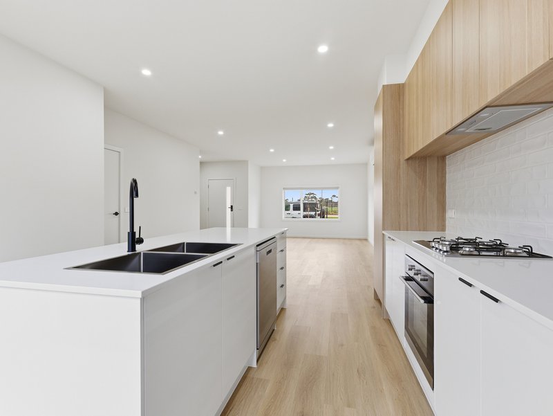 Photo - 61 Everbloom Crescent, Tarneit VIC 3029 - Image 6