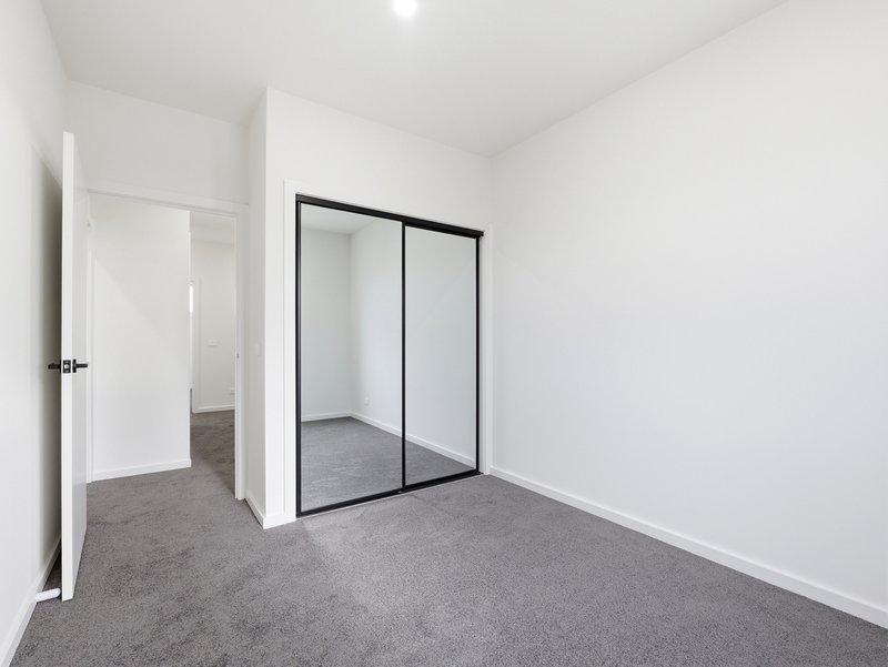 Photo - 61 Everbloom Crescent, Tarneit VIC 3029 - Image 12