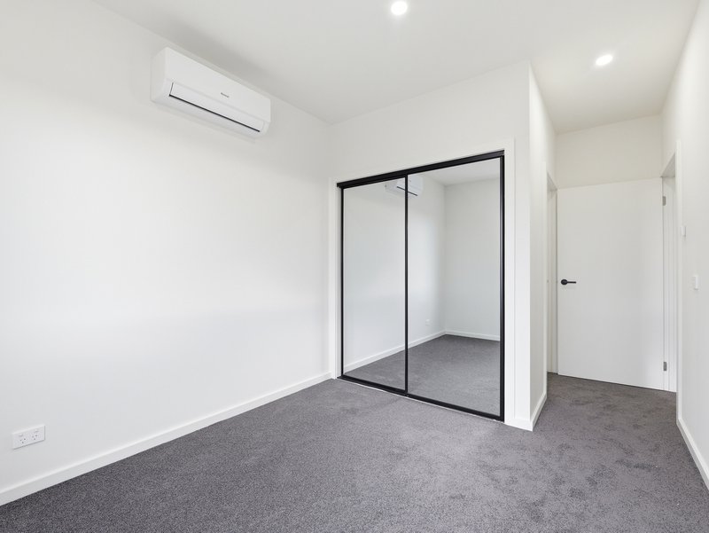 Photo - 61 Everbloom Crescent, Tarneit VIC 3029 - Image 14