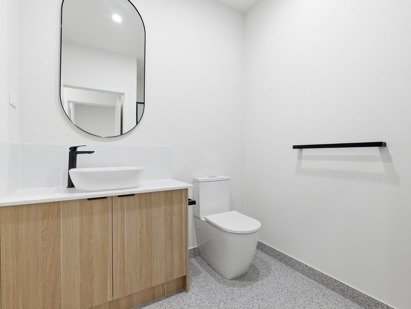 Photo - 61 Everbloom Crescent, Tarneit VIC 3029 - Image 15