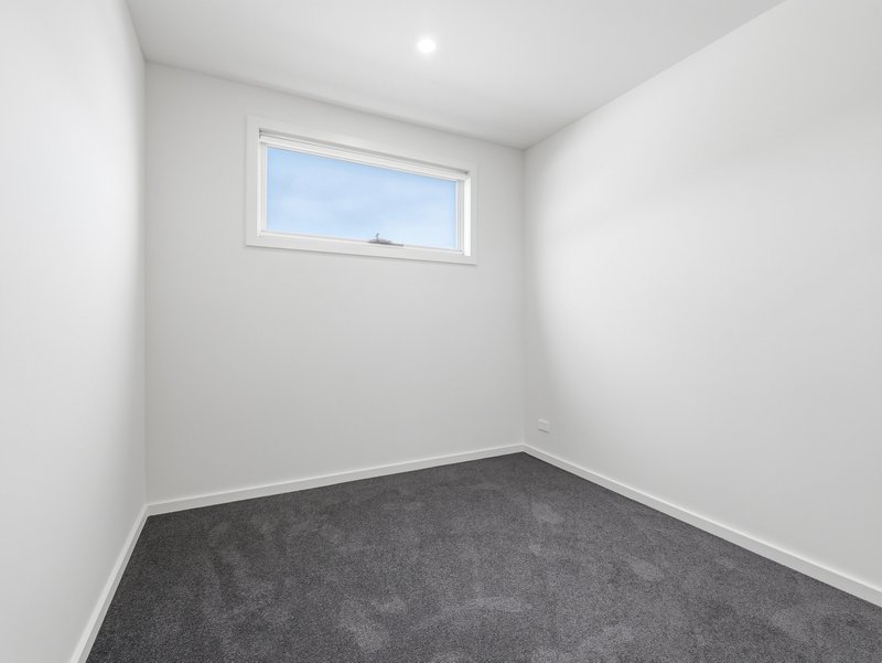 Photo - 61 Everbloom Crescent, Tarneit VIC 3029 - Image 17