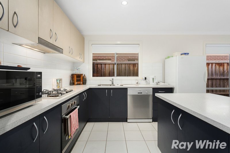 Photo - 61 Fallingwater Drive, Pakenham VIC 3810 - Image 4