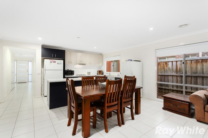 Photo - 61 Fallingwater Drive, Pakenham VIC 3810 - Image 5