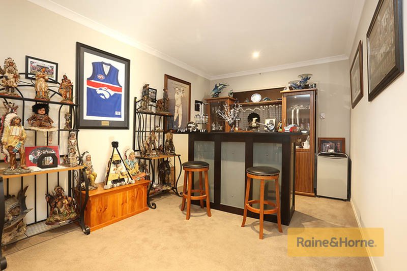 Photo - 61 Flagstaff Loop, Craigieburn VIC 3064 - Image 3