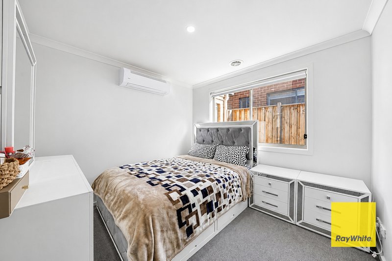Photo - 61 Fuchsia Drive, Rockbank VIC 3335 - Image 5