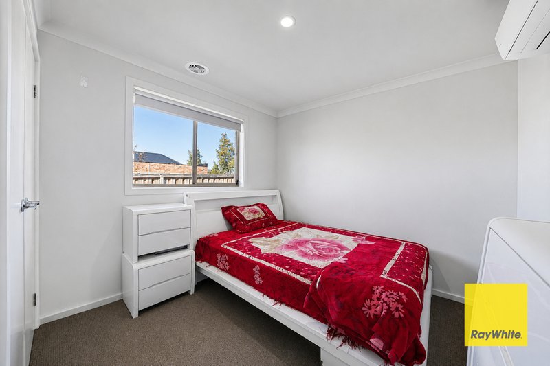 Photo - 61 Fuchsia Drive, Rockbank VIC 3335 - Image 8