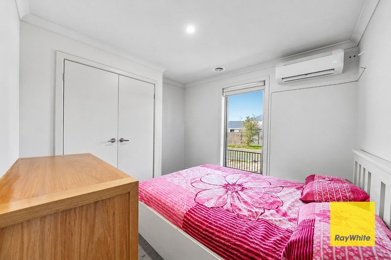 Photo - 61 Fuchsia Drive, Rockbank VIC 3335 - Image 9