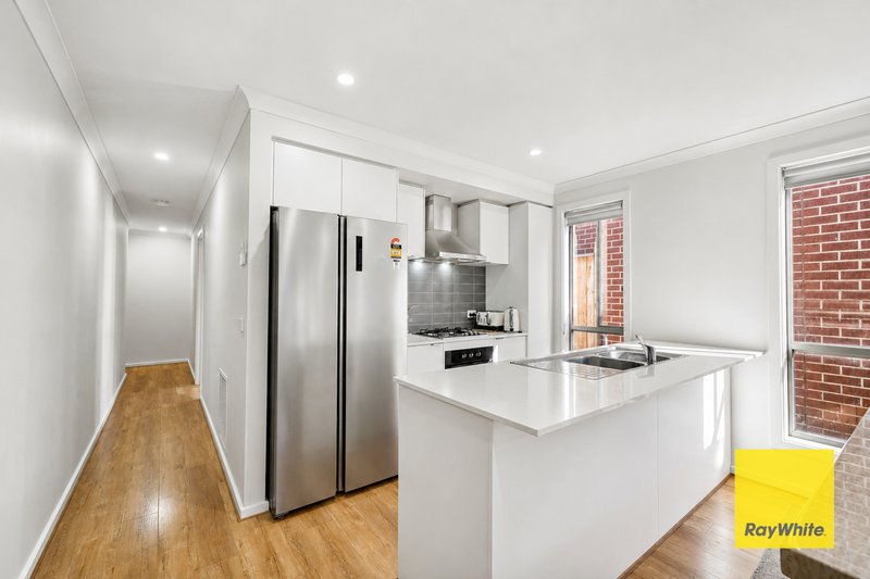Photo - 61 Fuchsia Drive, Rockbank VIC 3335 - Image 12