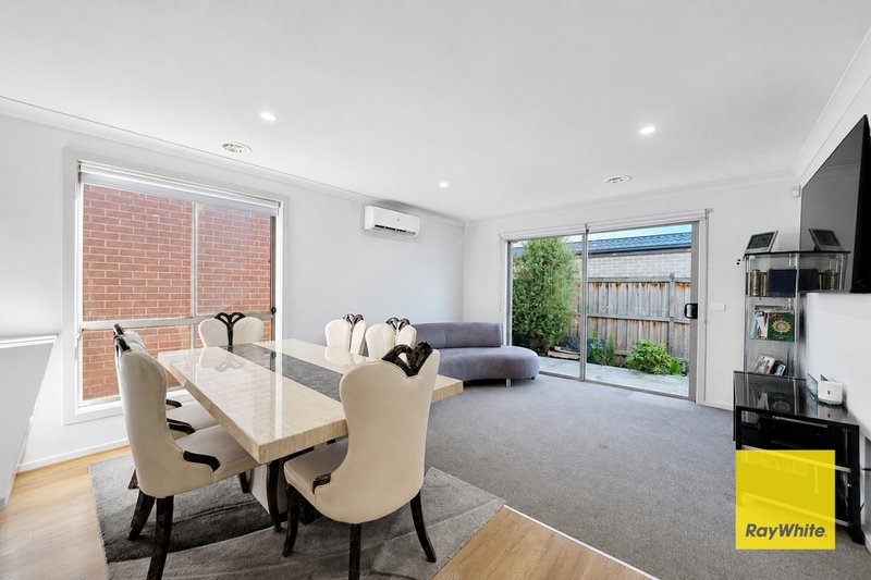 Photo - 61 Fuchsia Drive, Rockbank VIC 3335 - Image 15