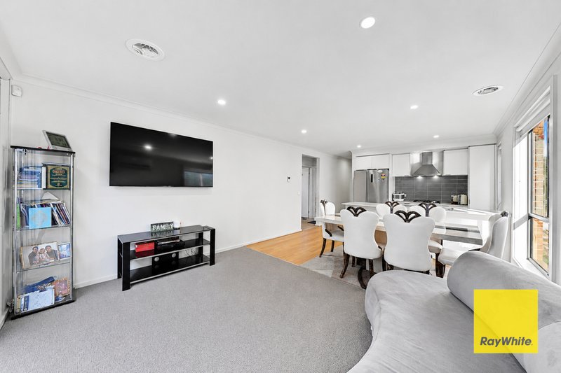 Photo - 61 Fuchsia Drive, Rockbank VIC 3335 - Image 17