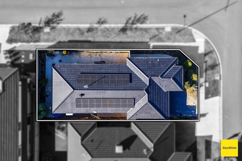 Photo - 61 Fuchsia Drive, Rockbank VIC 3335 - Image 19