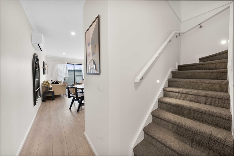 Photo - 61 Garrong Avenue, Wollert VIC 3750 - Image 5