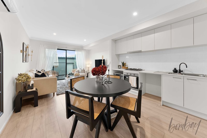 Photo - 61 Garrong Avenue, Wollert VIC 3750 - Image 6