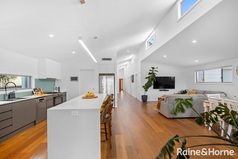 Photo - 61 Garside Road, Mollymook Beach NSW 2539 - Image 3