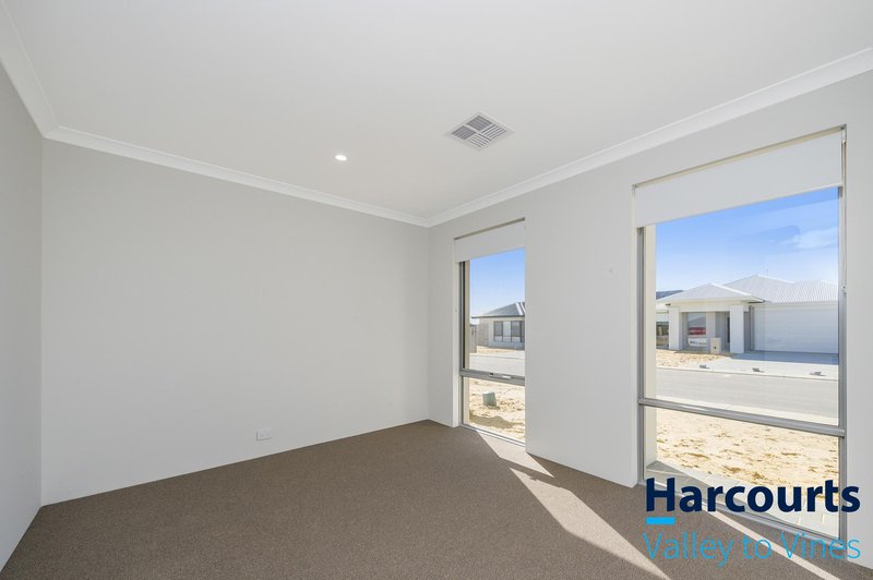 Photo - 61 Gippsland Parade, Champion Lakes WA 6111 - Image 3