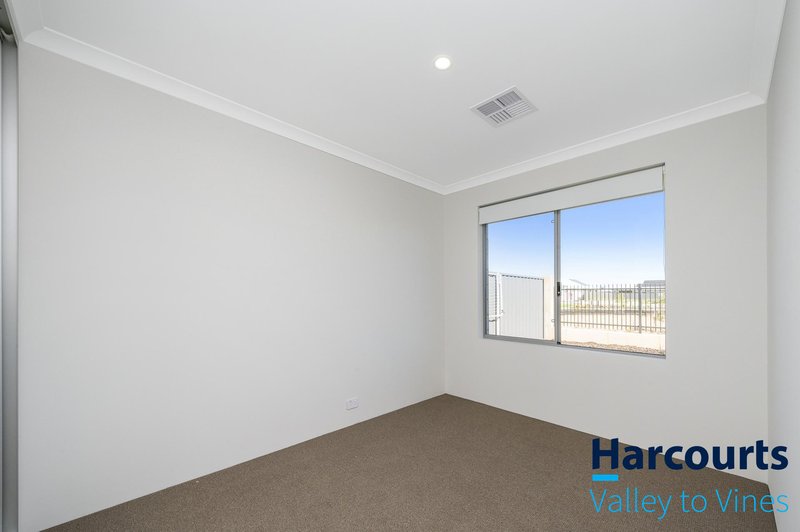 Photo - 61 Gippsland Parade, Champion Lakes WA 6111 - Image 8