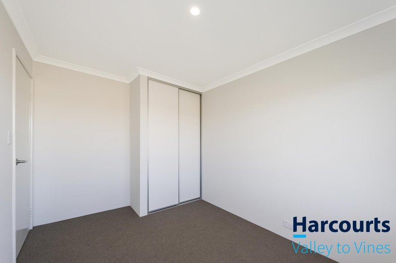 Photo - 61 Gippsland Parade, Champion Lakes WA 6111 - Image 9