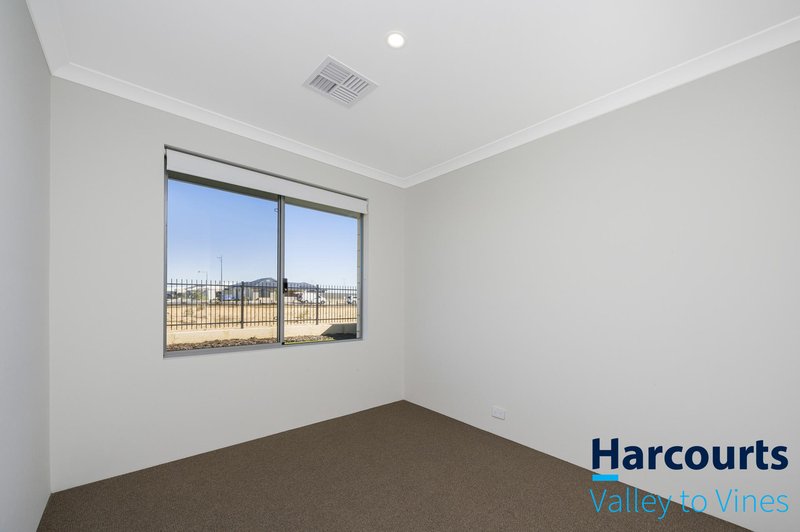 Photo - 61 Gippsland Parade, Champion Lakes WA 6111 - Image 10
