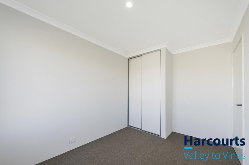 Photo - 61 Gippsland Parade, Champion Lakes WA 6111 - Image 11