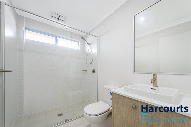 Photo - 61 Gippsland Parade, Champion Lakes WA 6111 - Image 12