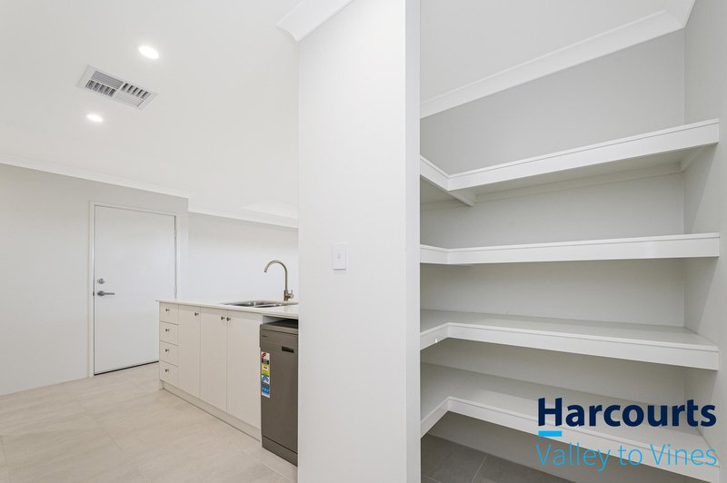 Photo - 61 Gippsland Parade, Champion Lakes WA 6111 - Image 15