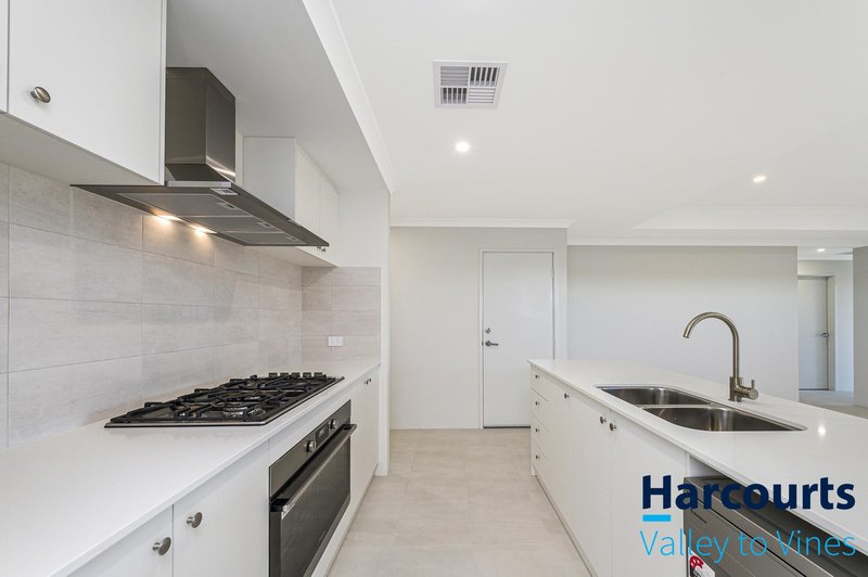 Photo - 61 Gippsland Parade, Champion Lakes WA 6111 - Image 16