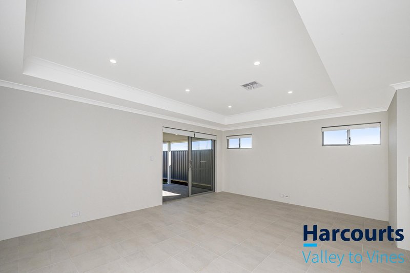 Photo - 61 Gippsland Parade, Champion Lakes WA 6111 - Image 18