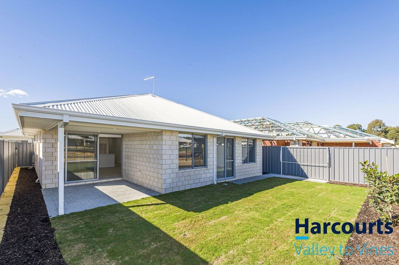 Photo - 61 Gippsland Parade, Champion Lakes WA 6111 - Image 22
