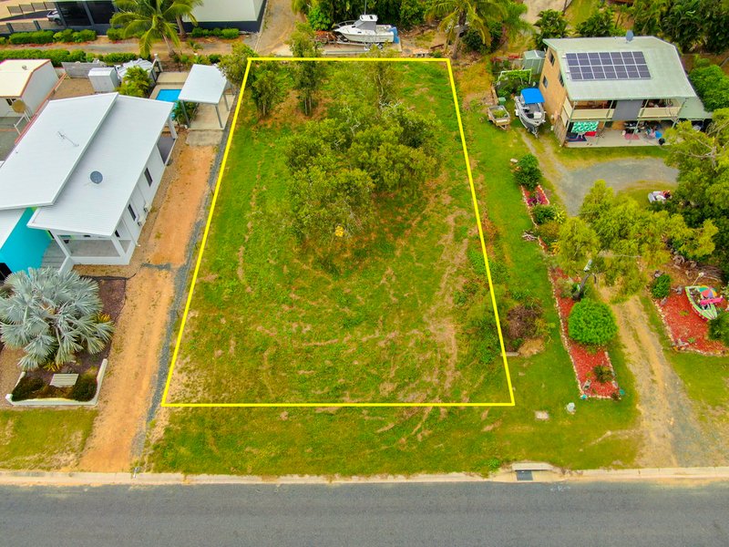 Photo - 61 Gloucester Avenue, Hideaway Bay QLD 4800 - Image 4