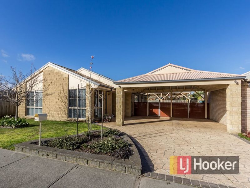 61 Hamilton Drive, Cranbourne North VIC 3977