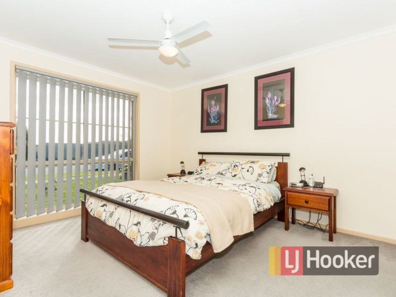 Photo - 61 Hamilton Drive, Cranbourne North VIC 3977 - Image 13