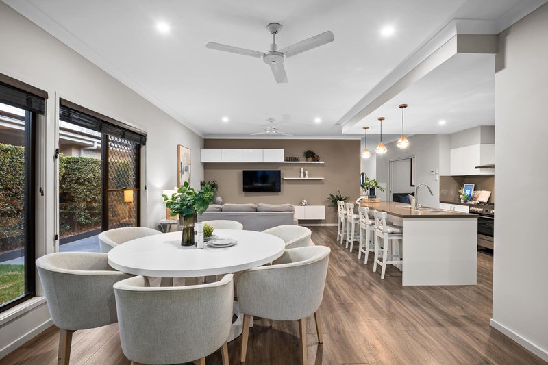 Photo - 61 Harmony Crescent, South Ripley QLD 4306 - Image 5