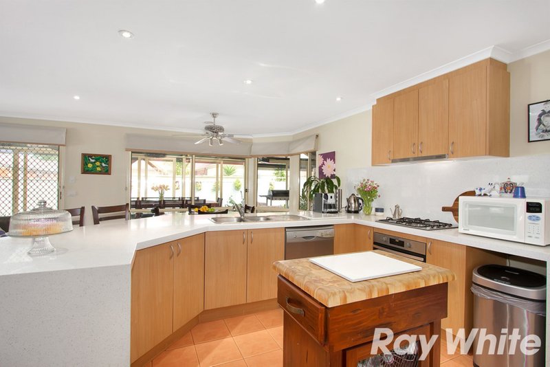 Photo - 61 Hartland Circuit, Pakenham VIC 3810 - Image 3