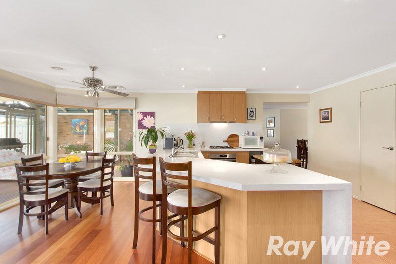 Photo - 61 Hartland Circuit, Pakenham VIC 3810 - Image 5