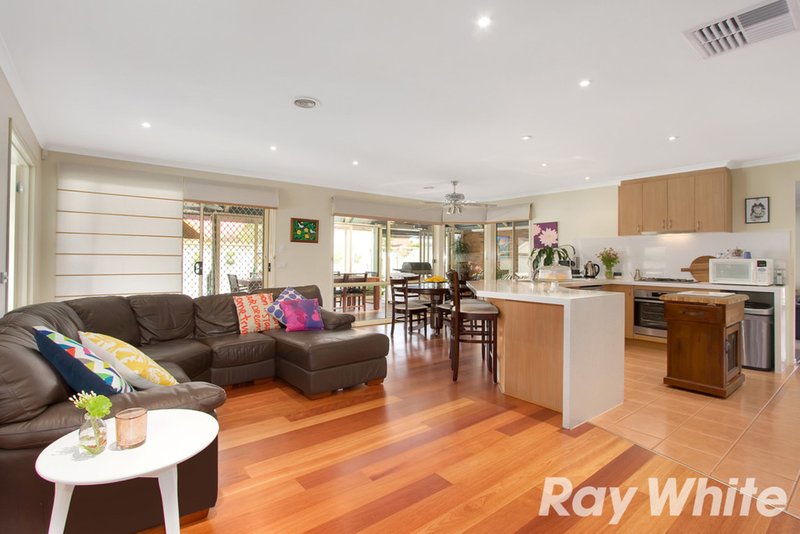 Photo - 61 Hartland Circuit, Pakenham VIC 3810 - Image 7