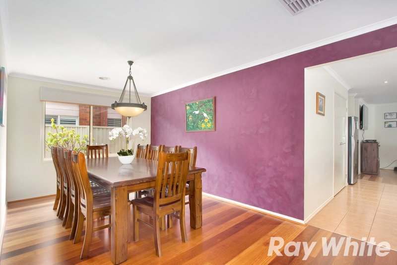 Photo - 61 Hartland Circuit, Pakenham VIC 3810 - Image 8