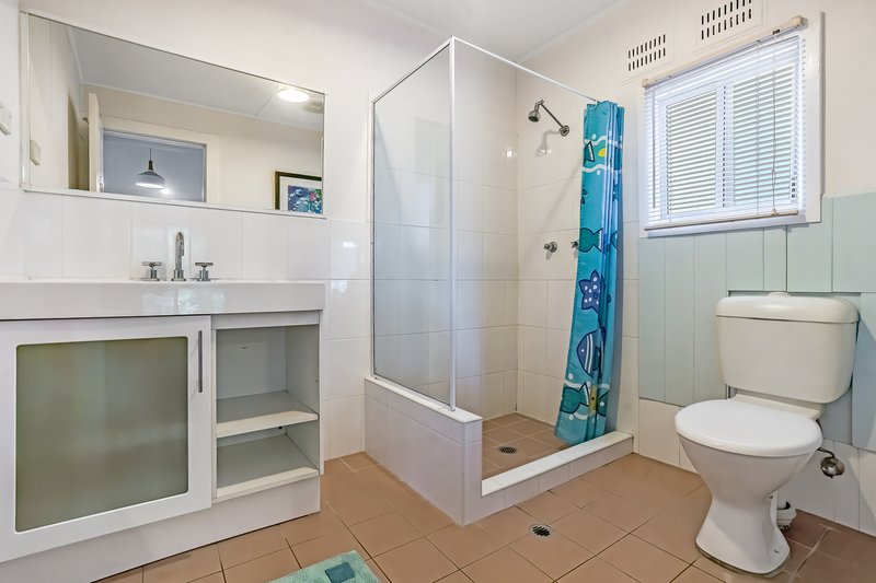 Photo - 61 Heath Road, Hardys Bay NSW 2257 - Image 10