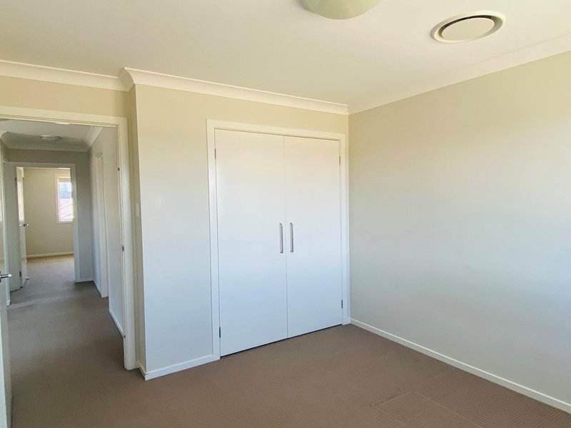 Photo - 61 Hezlett Road, North Kellyville NSW 2155 - Image 11