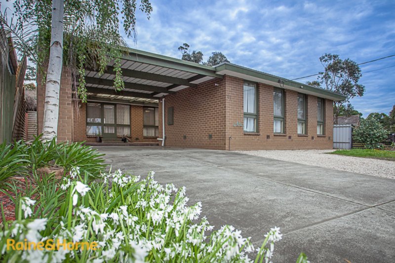 Photo - 61 Higgins Avenue, Sunbury VIC 3429 - Image 4