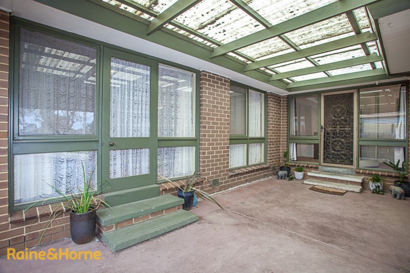 Photo - 61 Higgins Avenue, Sunbury VIC 3429 - Image 5