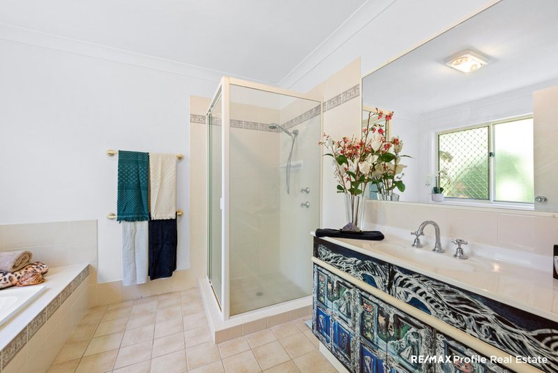 Photo - 61 Kersley Rd , Kenmore QLD 4069 - Image 19