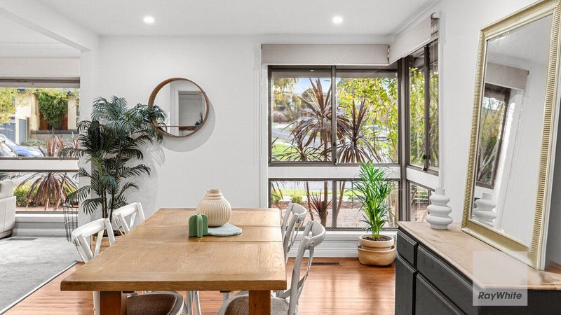 Photo - 61 Koala Crescent, Westmeadows VIC 3049 - Image 6