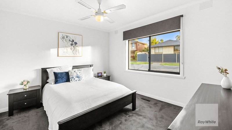 Photo - 61 Koala Crescent, Westmeadows VIC 3049 - Image 8