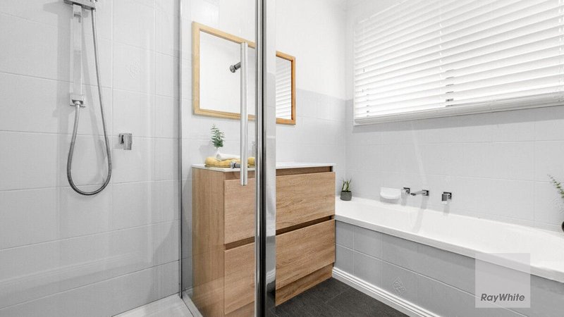 Photo - 61 Koala Crescent, Westmeadows VIC 3049 - Image 9