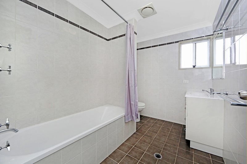 Photo - 61 Laelana Avenue, Budgewoi NSW 2262 - Image 12