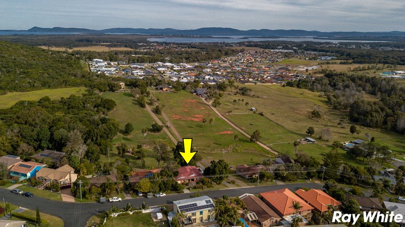 Photo - 61 Lakeview Crescent, Forster NSW 2428 - Image 9