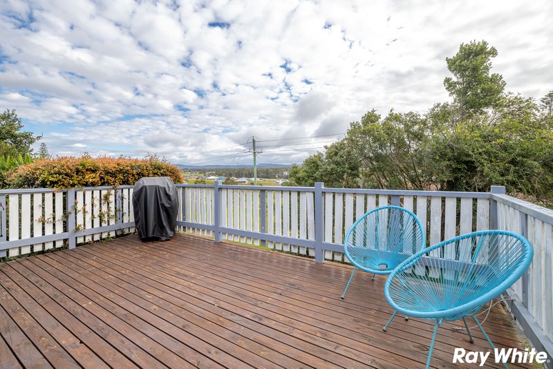 Photo - 61 Lakeview Crescent, Forster NSW 2428 - Image 14